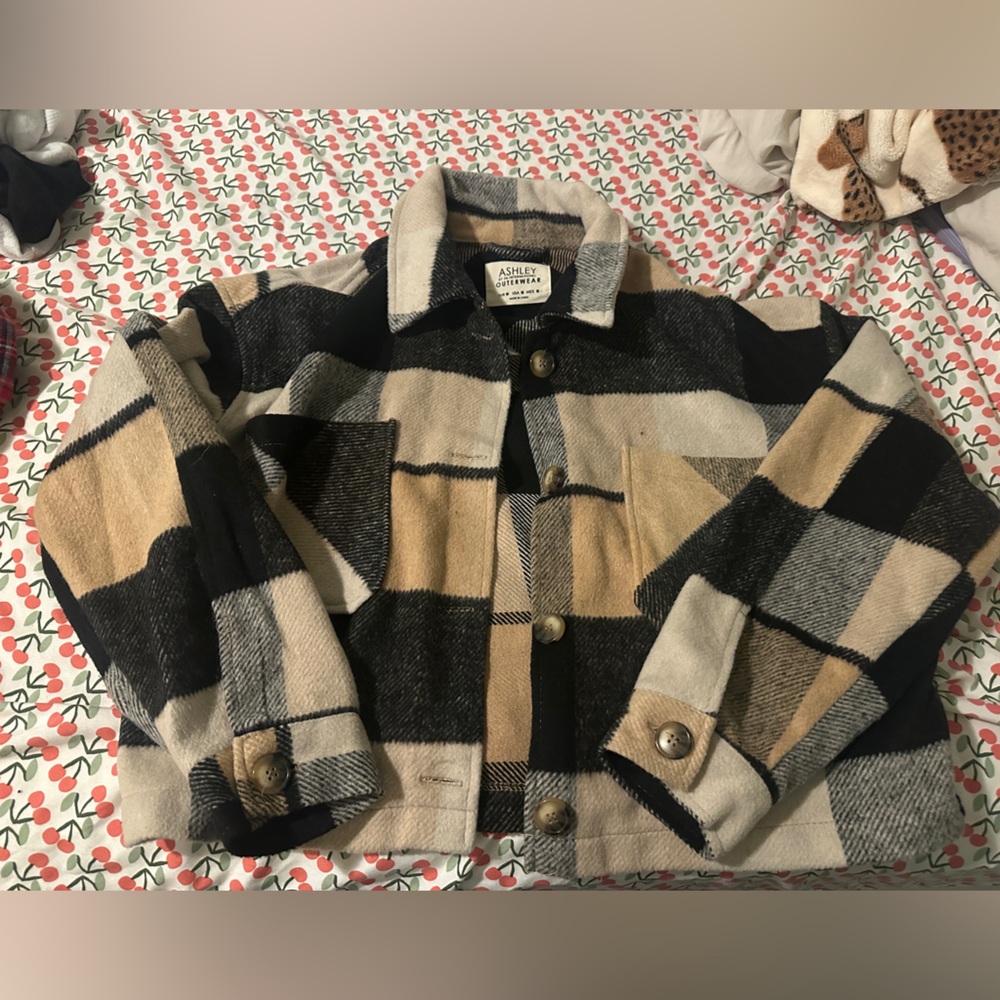 Plaid Cropped Shacket - Black and Tan